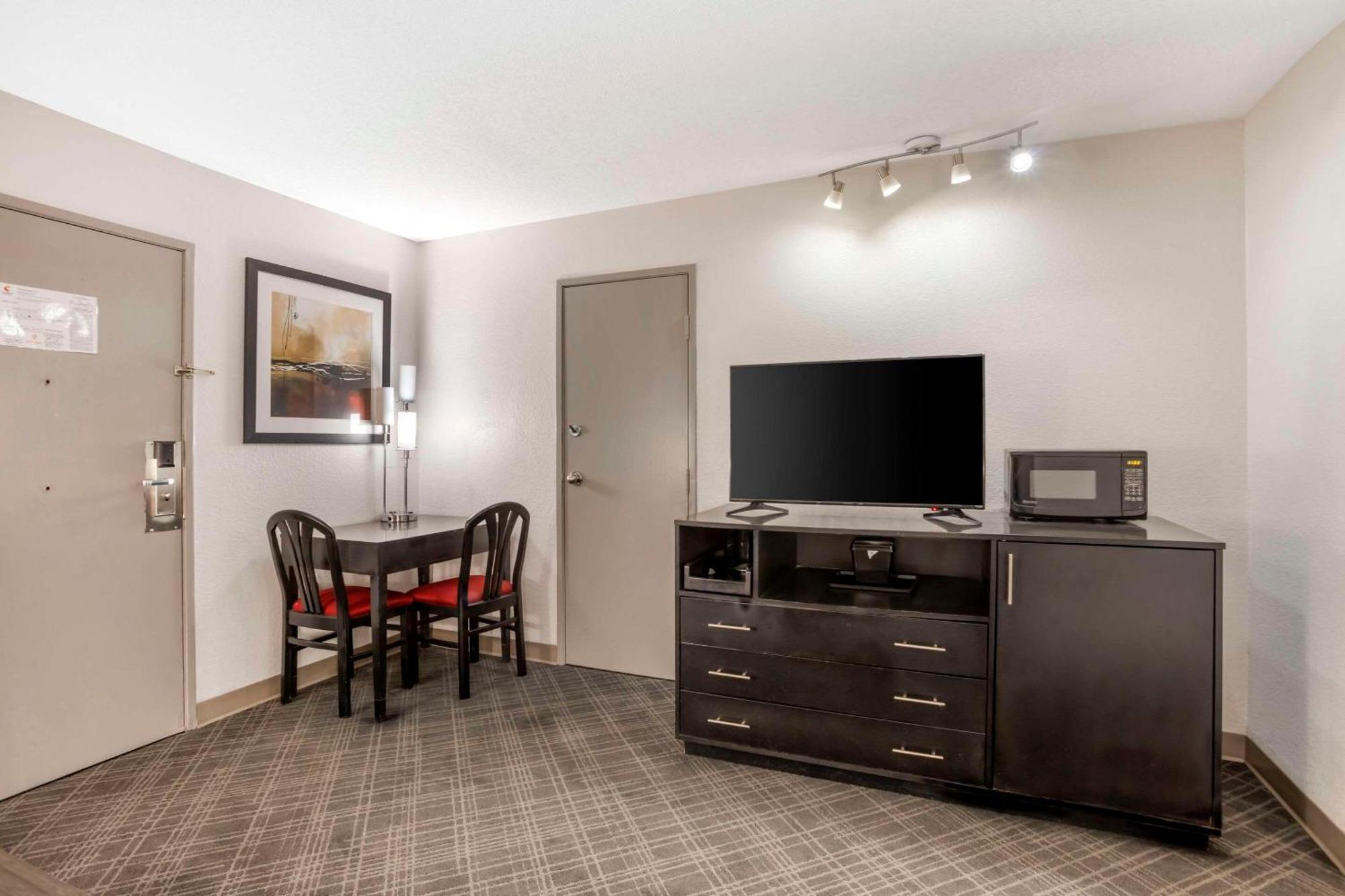 Comfort Suites Nashville Airport - Bna Экстерьер фото