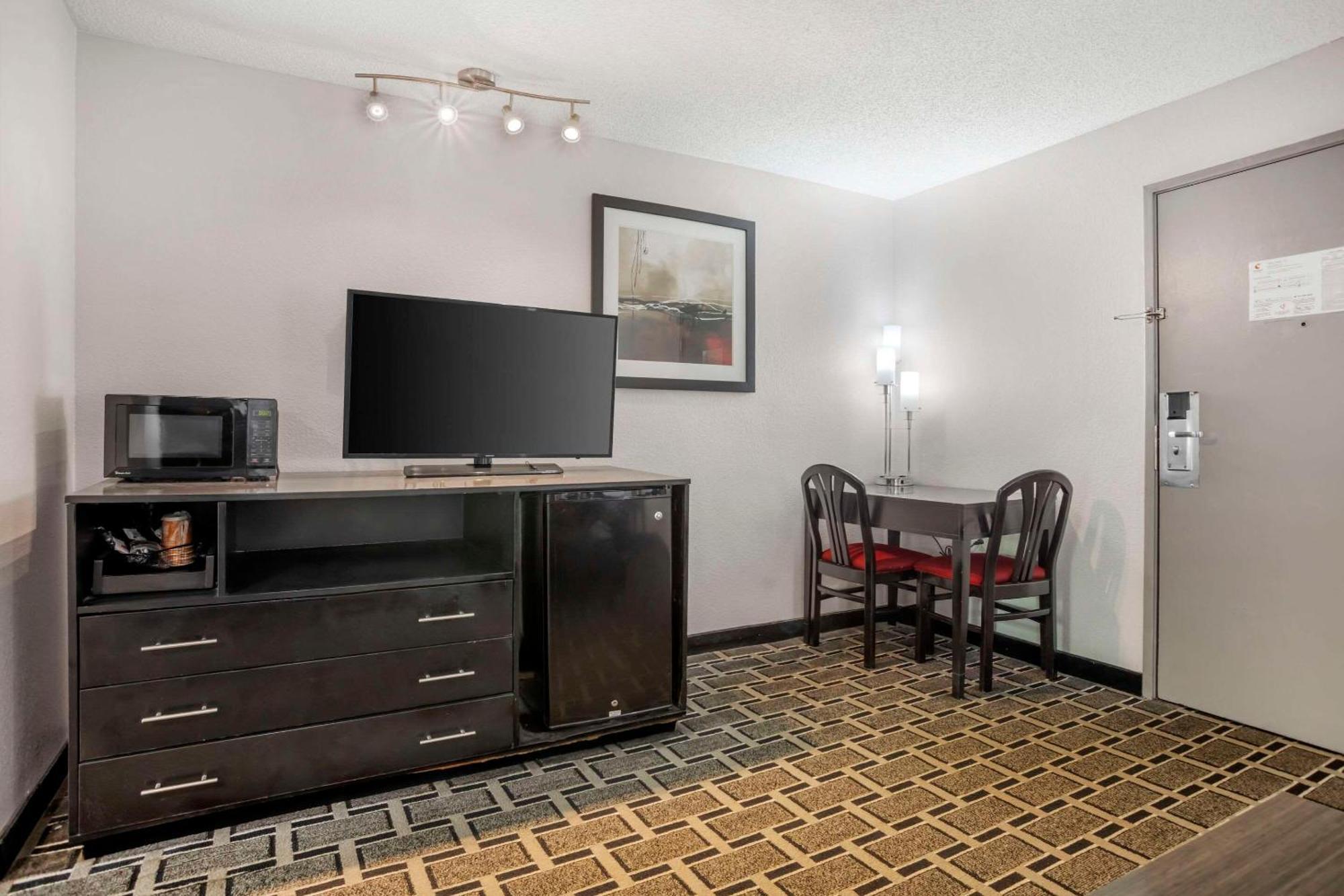 Comfort Suites Nashville Airport - Bna Экстерьер фото