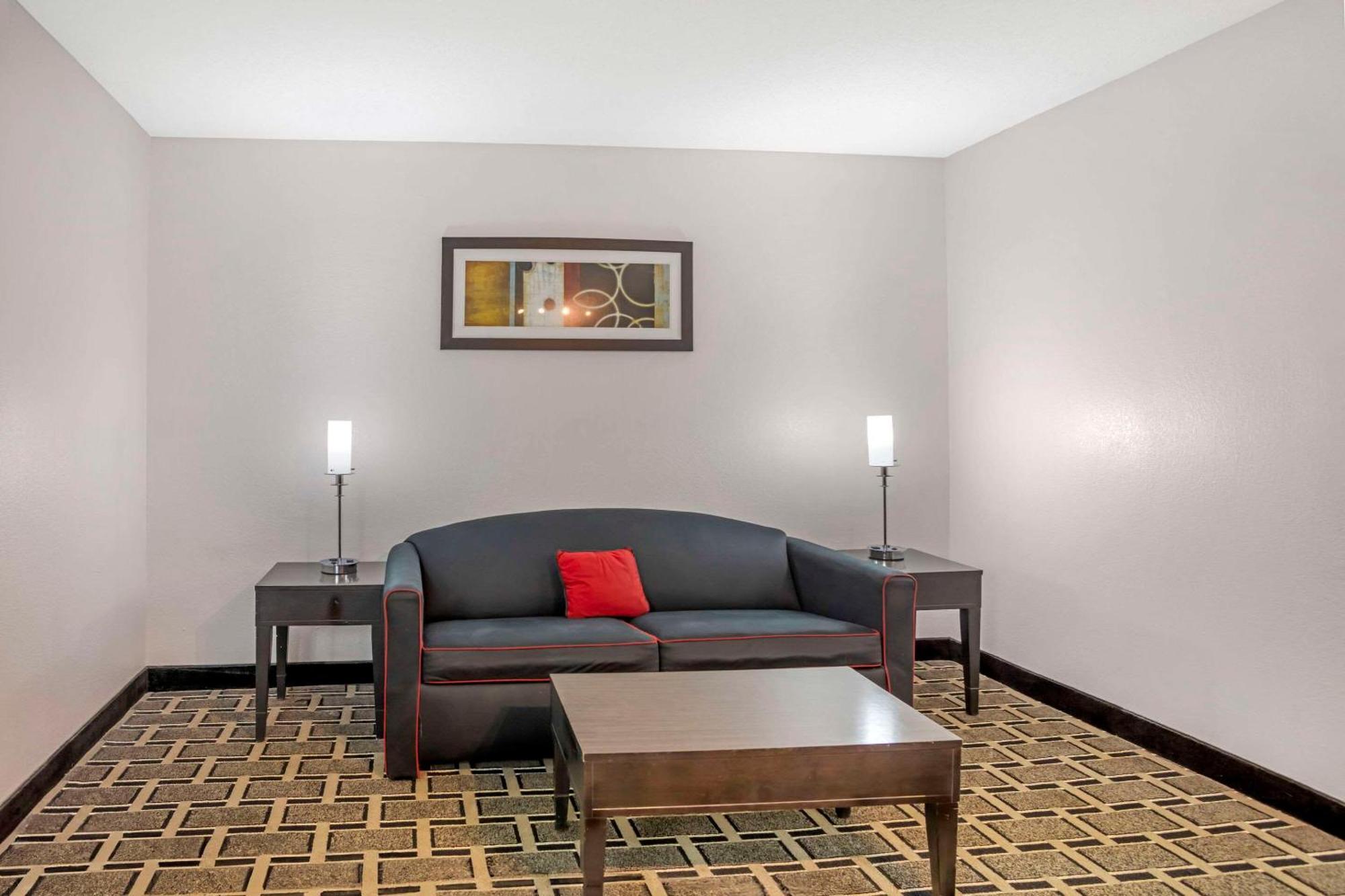 Comfort Suites Nashville Airport - Bna Экстерьер фото